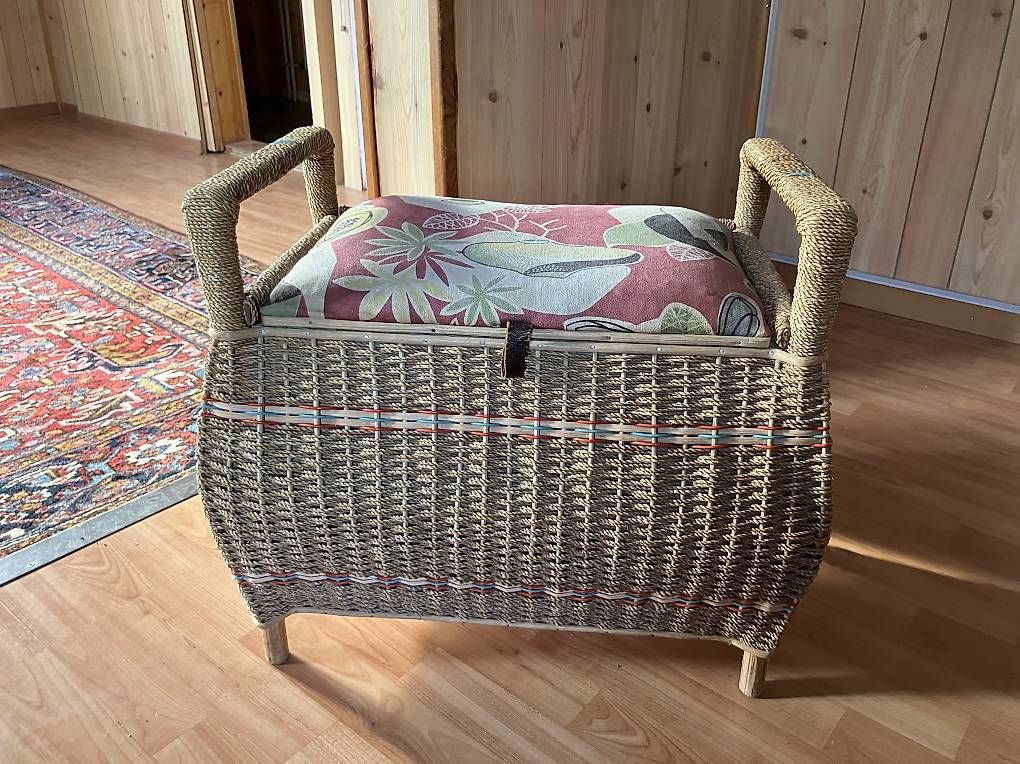 Panchine: Sitzbank / Sitztrue / Sitzkorb geflochten  – Usato da Knutwil venduto da Momon
