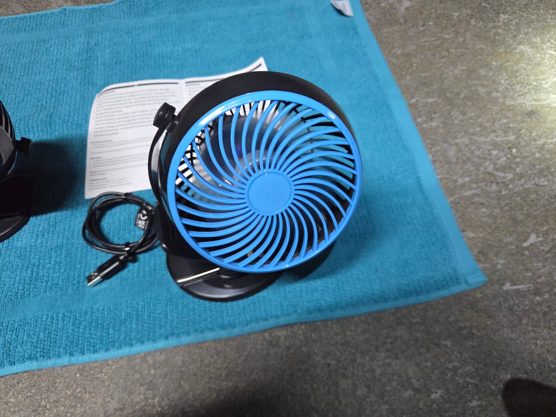 Livington Ventilatori: Lot de 2 ventilateurs de table avec batterie intégrée – Usato da Onex venduto da Fifane 5