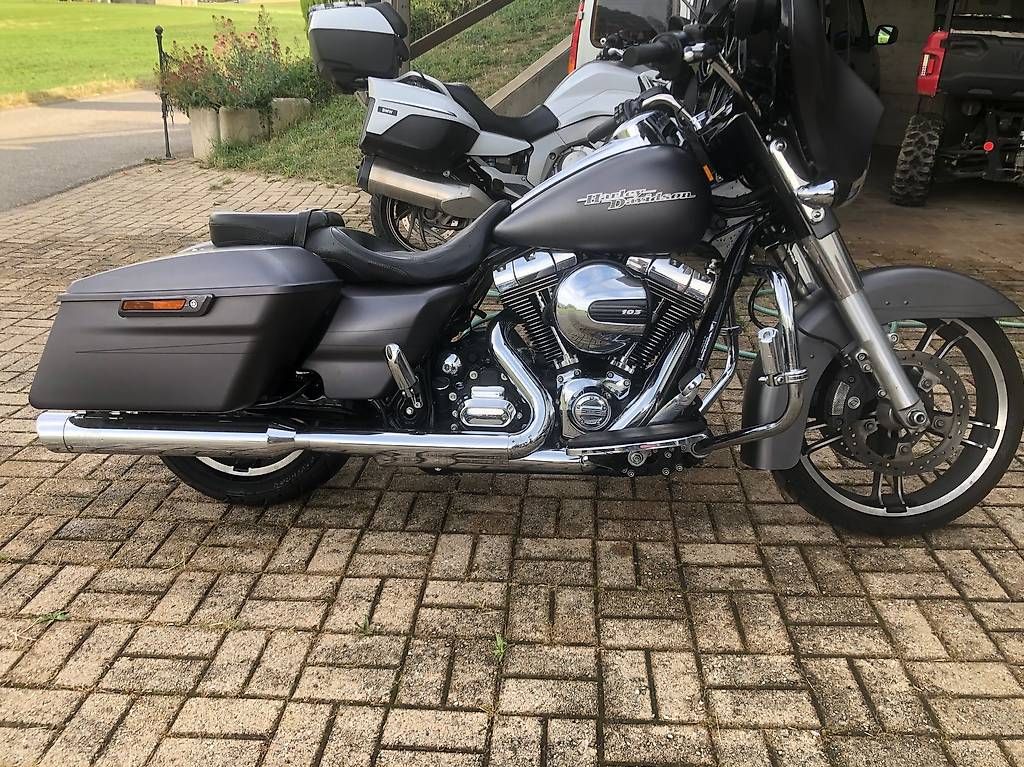 Touring: Harley Davidson Street Glide – Usato da Echarlens venduto da phi_f2zr 2