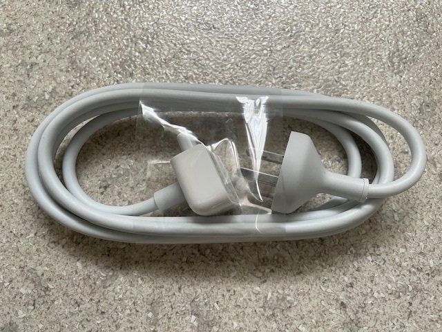 Apple Cavi: Apple Stromkabel Ladekabel Netzteil – Nuovo e nell'imballaggio originale da Elgg venduto da Charts