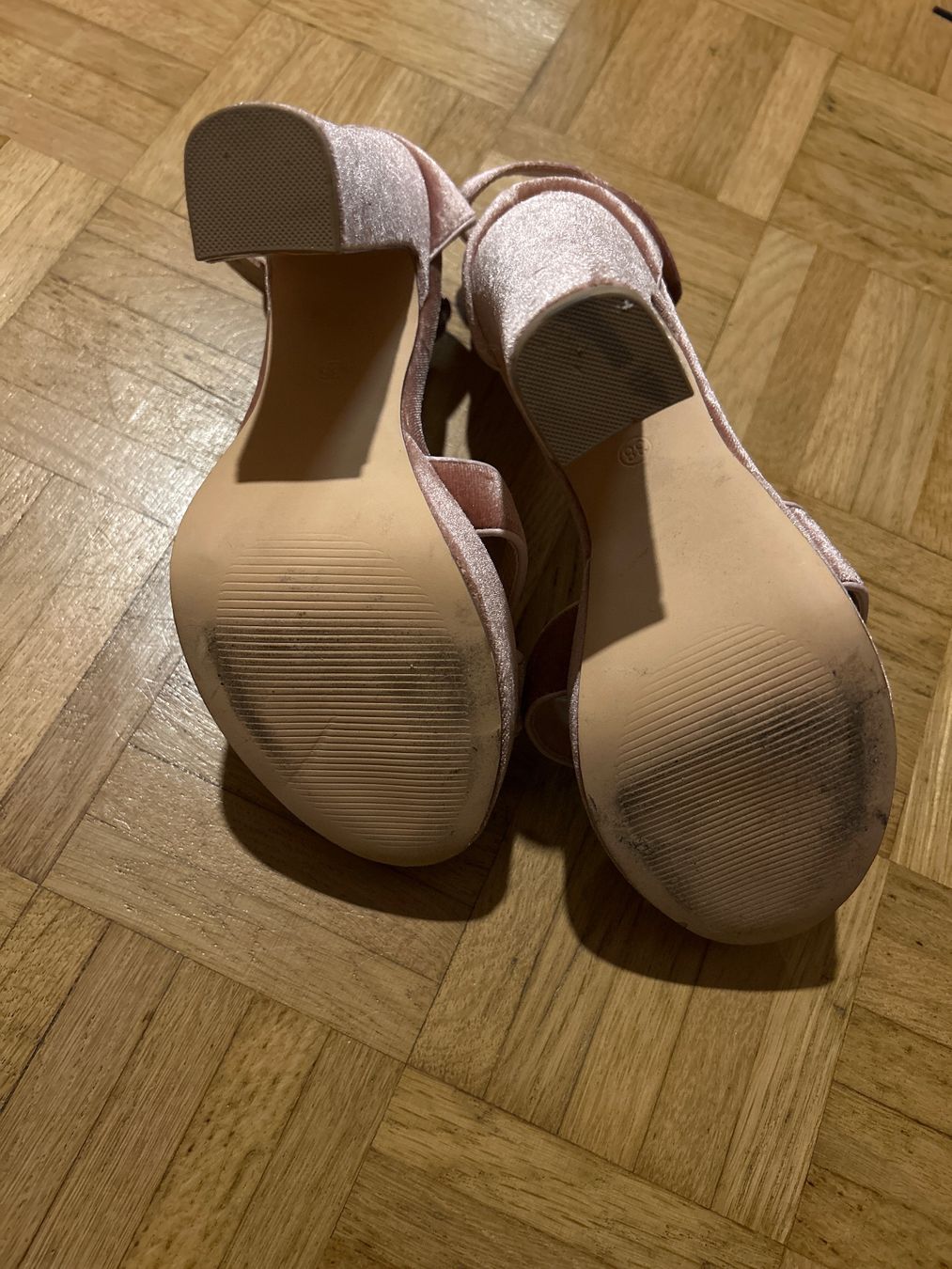 Scarpe da donna: rosa Samt High Heels – Nuovo (secondo la descrizione) da Zürich venduto da alv_pqz2 1