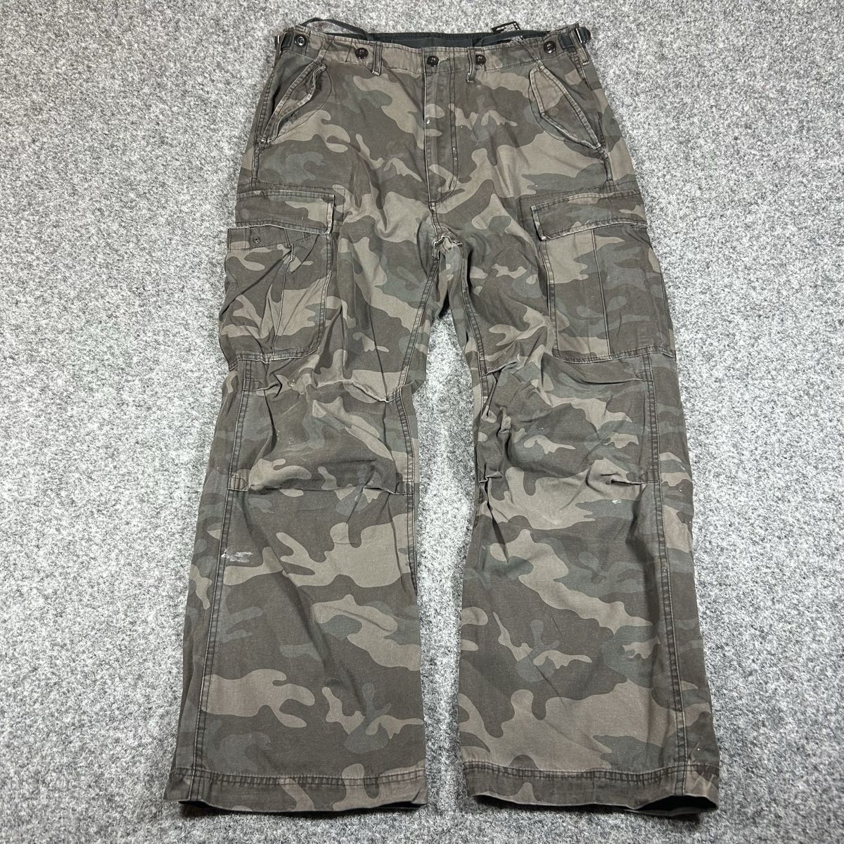 Pantaloni: Camo cargo pants XL  – Usato da La Sagne NE venduto da Matlasape