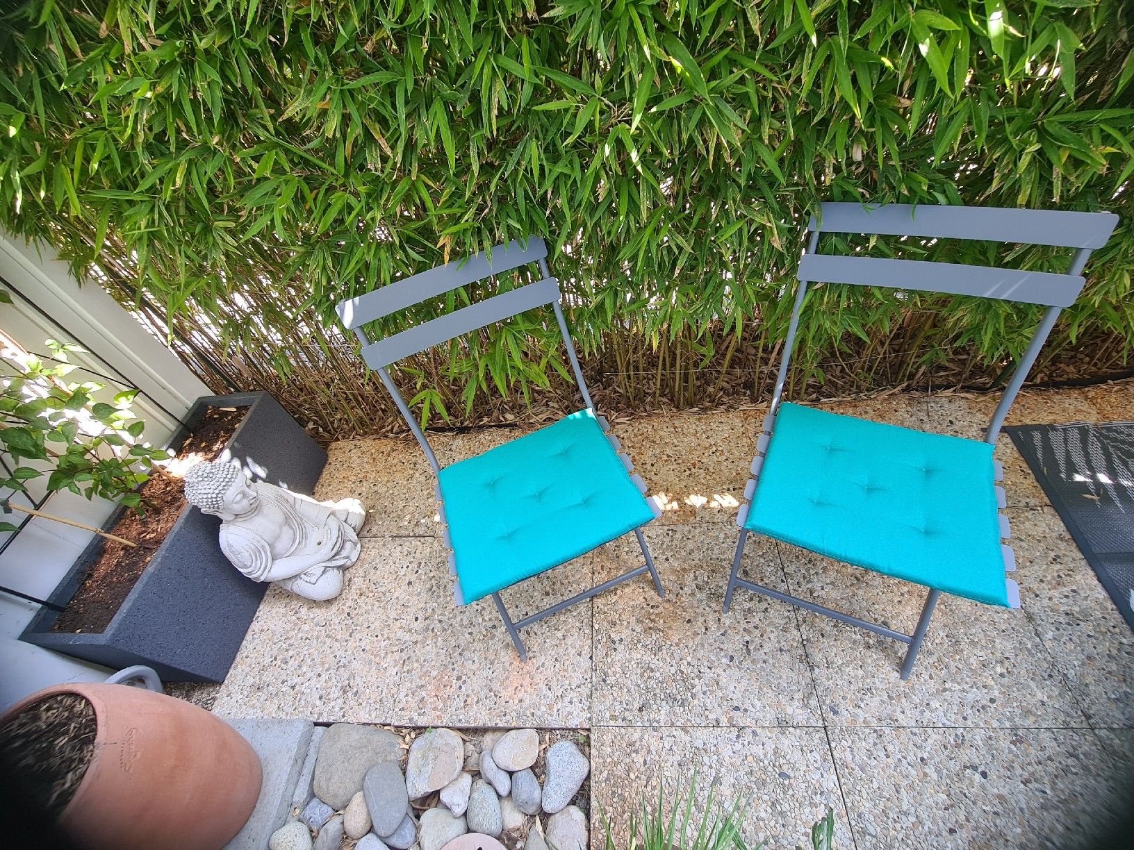 Chaises: Deux chaises Anthracite+2 Coussins/ MARQUE "HESPÉRIDE" – Neuf (Voir description) à Etoy par MyStyleMyMode