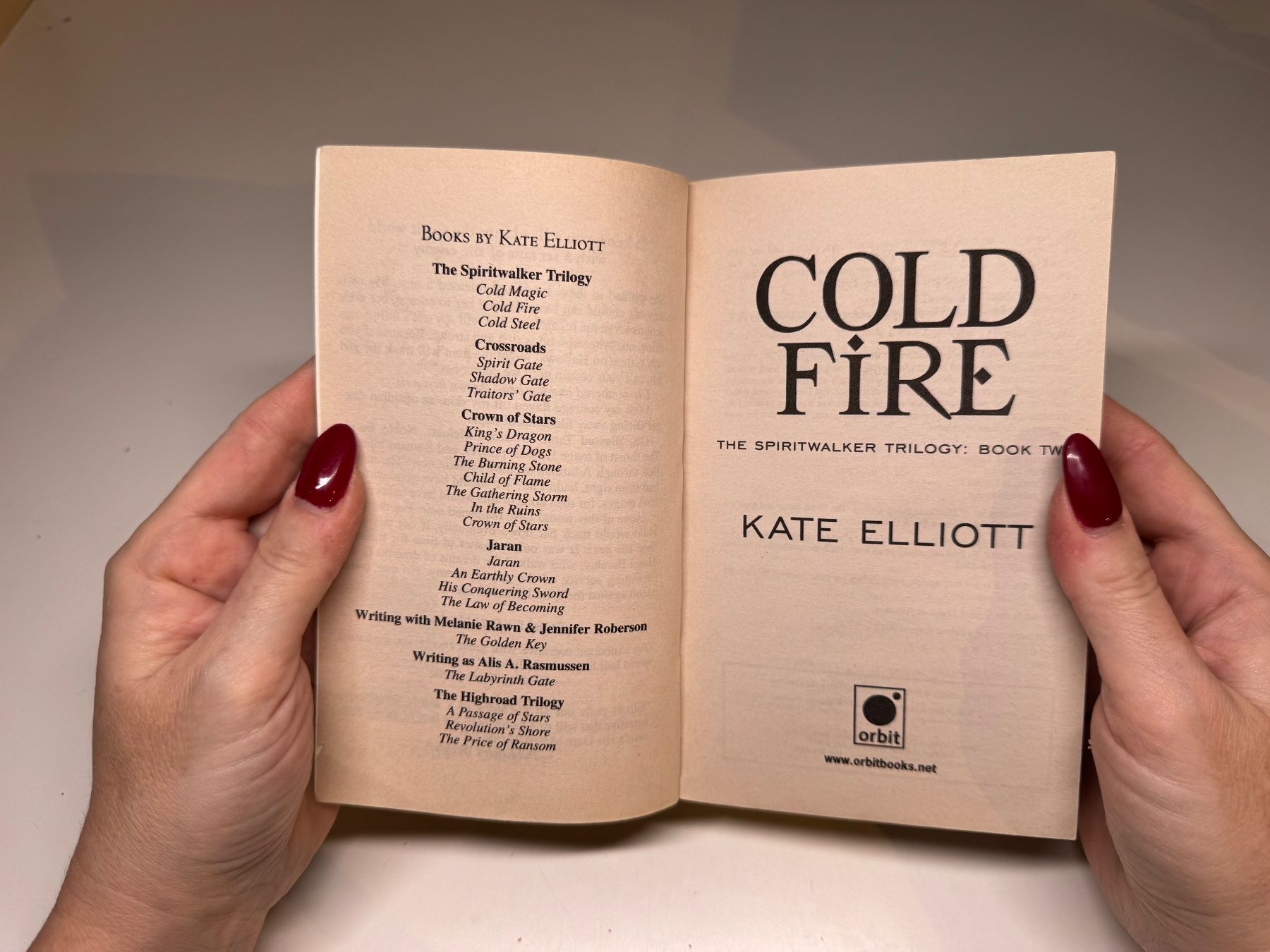 Libri: NOVEL: Kate Elliott, Cold Fire – Usato da Grosswangen venduto da English_books 2