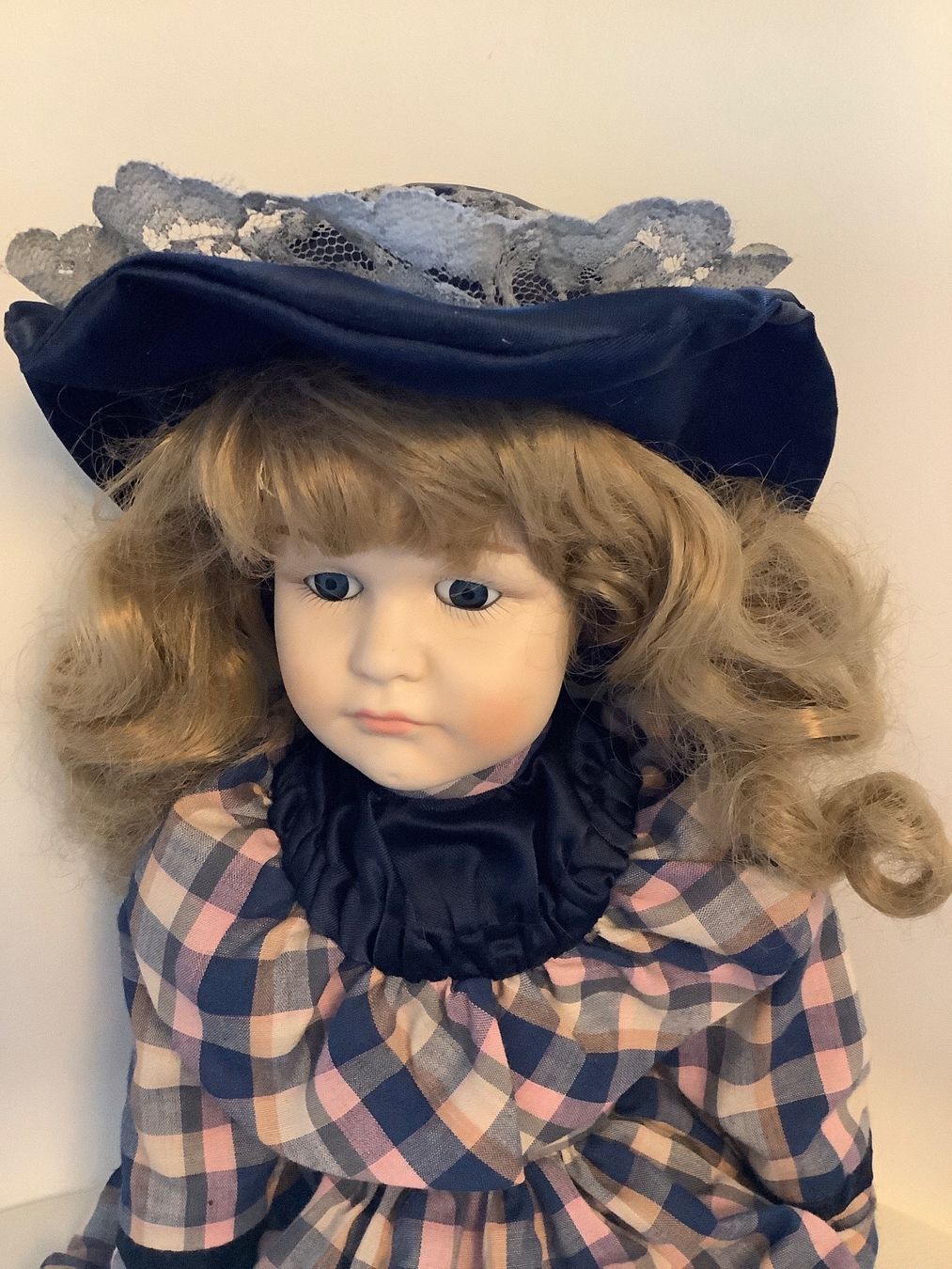 Puppen: Porzellan-Puppe – Gebraucht aus Triesen von boston7 1