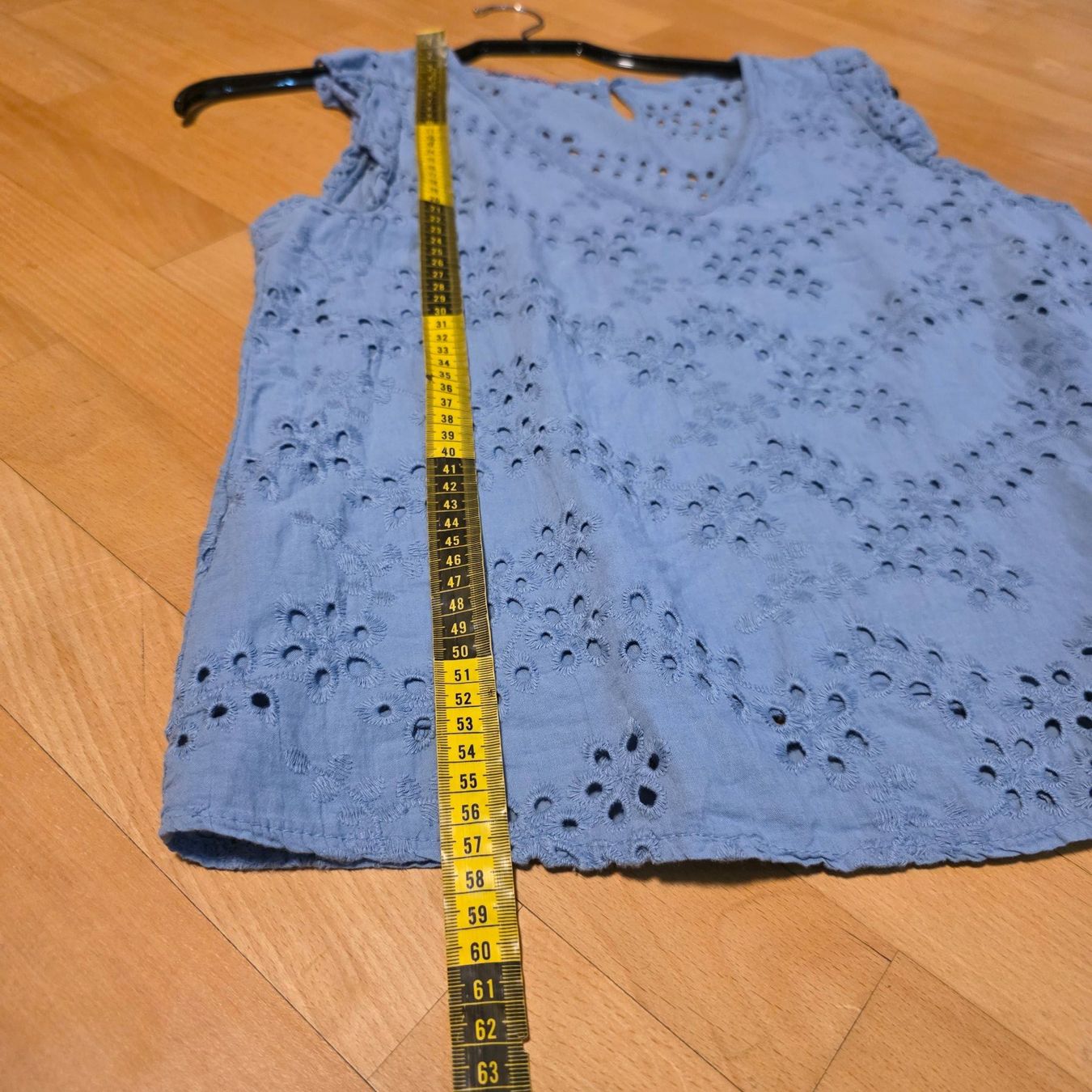 Camicette: Sommerbluse Gr.M Hellblau Baumwolle Lochstickerei – Usato da Wald ZH venduto da CapLux 3