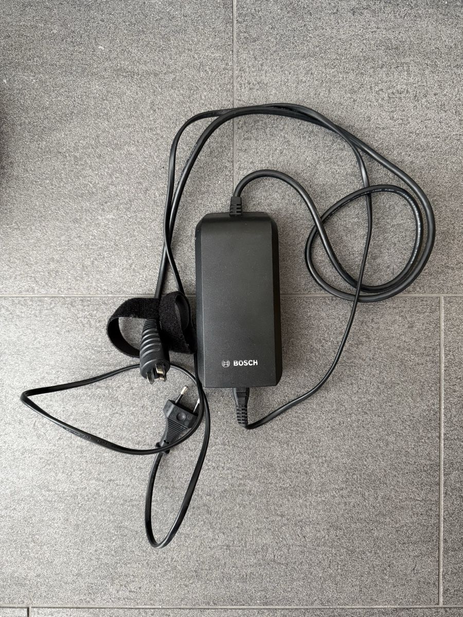 Bosch Caricabatterie: Bosch eBike Ladegerät BPC3200 2A  – Usato da Belp venduto da Ta_nei