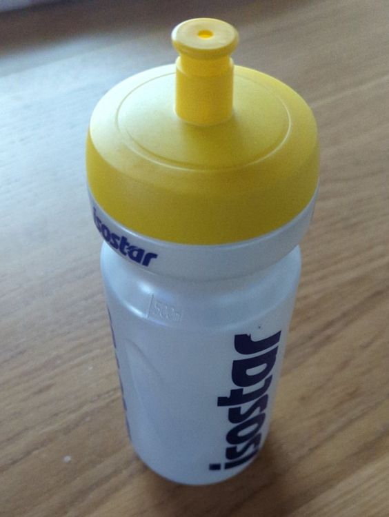 Isostar Sport Trinkflasche 500-650 Ml | BPA-frei | Auslaufsicherer Push-Pull Deckel | Für Fahrrad, Laufen, Gym