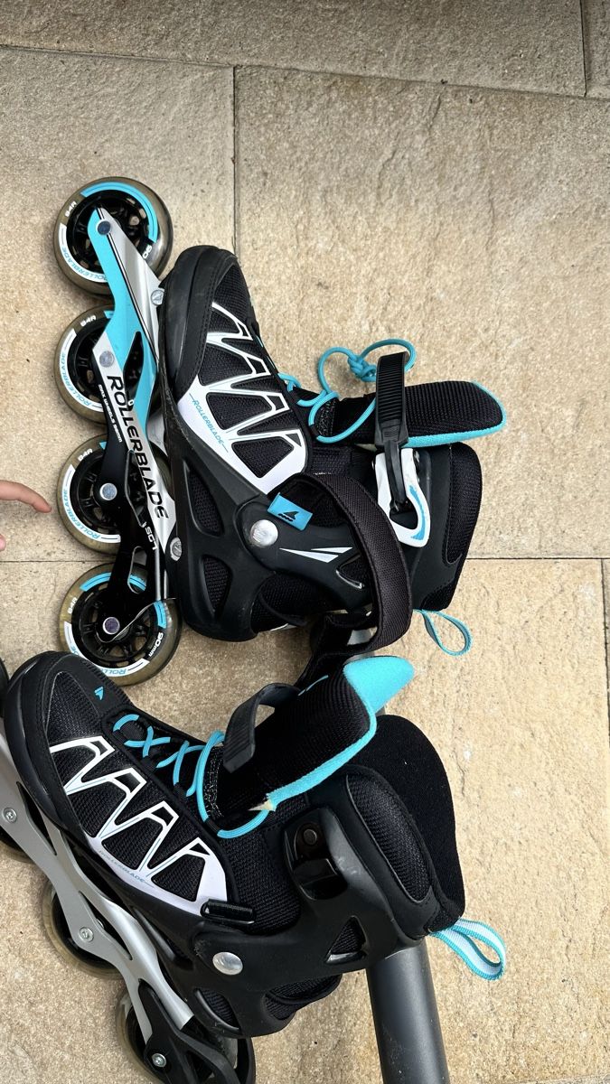 Pattini in linea & Pattini a rotelle: Rollerblade Skates - schwarz/blau/silber - 39 – Usato da Ins venduto da SchruberG