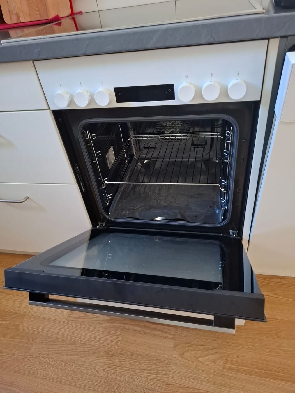 Bauknecht Backöfen: Backofen mit Herdplatte Bauknecht – Gebraucht aus Birsfelden von aer_q78f 2