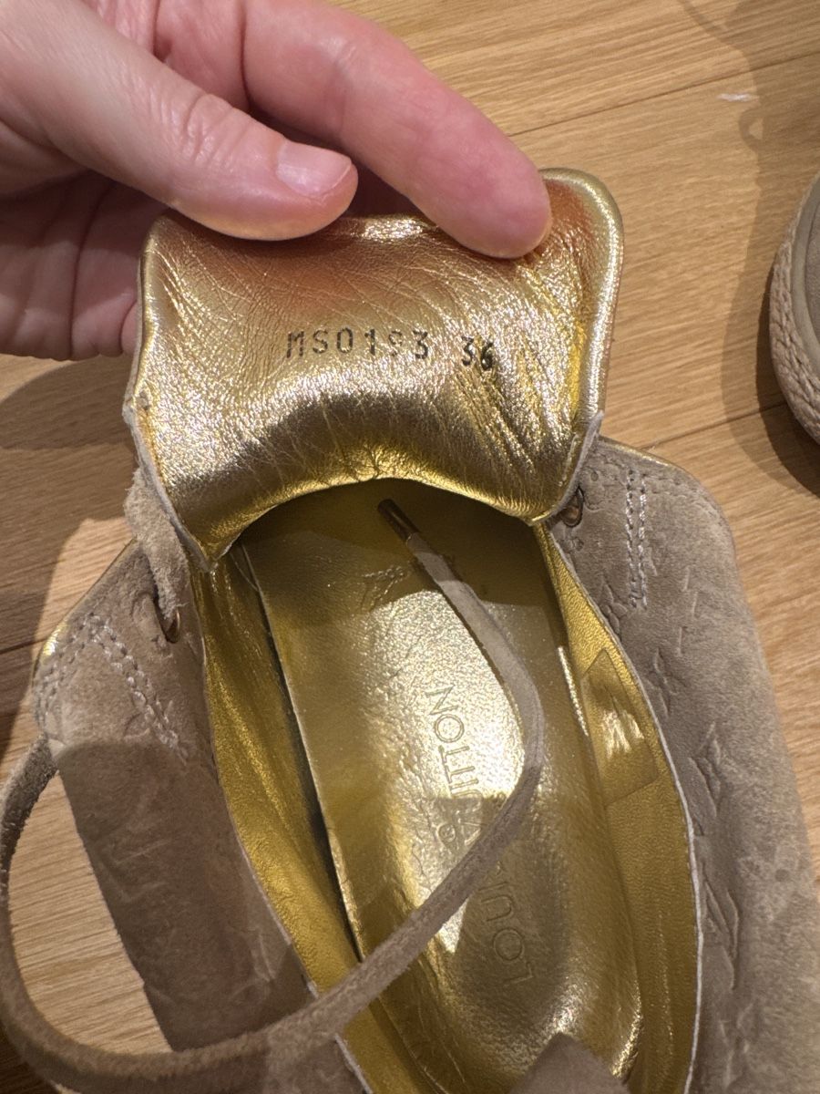 Louis Vuitton Scarpe da donna: Louis Vuitton Wildleder Schuhe - Grösse 36- Beige – Usato da Schwyz venduto da ann_5w8m 3