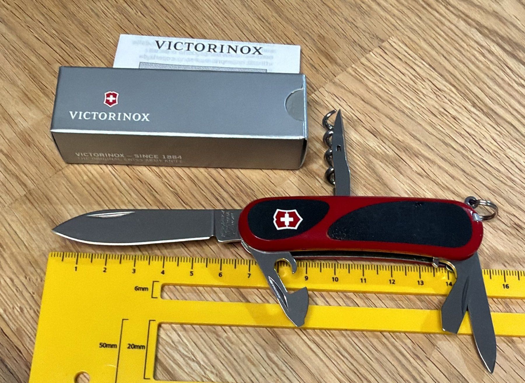 Victorinox Couteaux de poche: VICTORINOX  SACKMESSER EVOLUTION 10 GRIP – Neuf avec emballage d'origine à Zürich par Frei-Occasionen 6