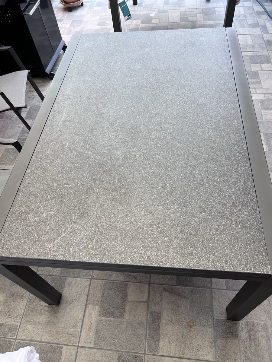 Tavoli: Gartentisch aus Metall & ESG Glas – Usato da Bremgarten b. Bern venduto da Iskuul 1