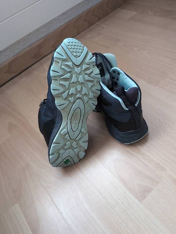 Scarpe da donna: Wanderschuhe/Trekkingschuhe, neuwertig, Grösse 38,5 – Usato da Udligenswil venduto da Cat_ia