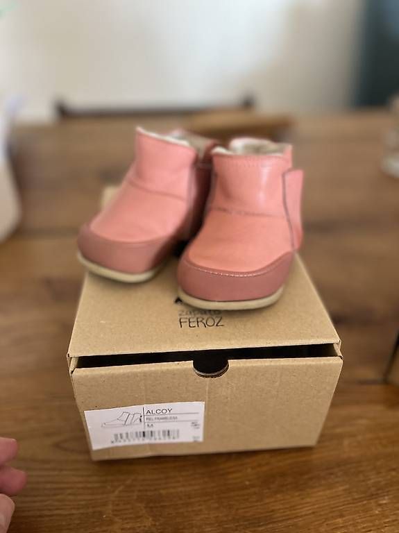 Schuhe für Jungen: Chaussures minimalistes enfant  – Gebraucht aus Lausanne von beatriz_g