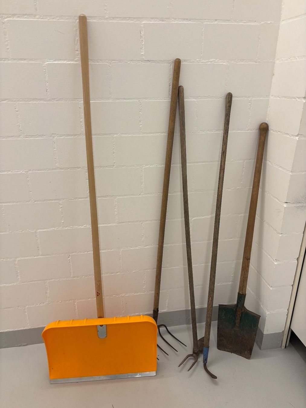 Tutti gli attrezzi: Gartenwerkzeug – Usato da Pfäffikon ZH venduto da R-Jako
