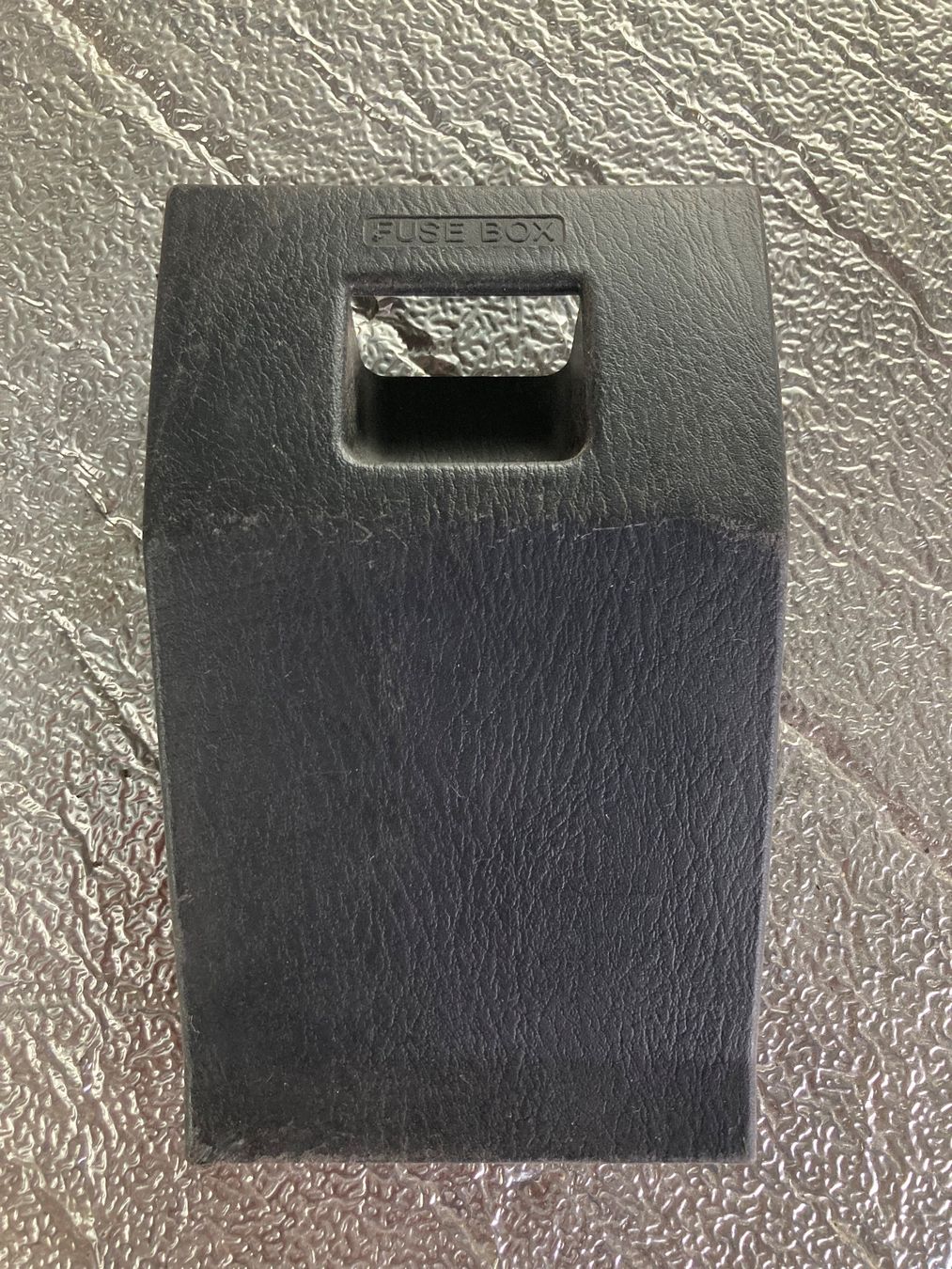 Mazda Tutti pezzi di ricambio auto: Mazda MX-5 NB Fuse Box Abdeckung – Usato da Camorino venduto da Vasal