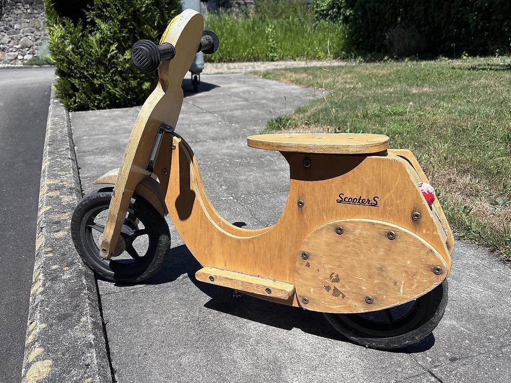 Fahrzeuge für Kinder: Laufrad Scooter – Gebraucht aus Altdorf UR von Bungimaus