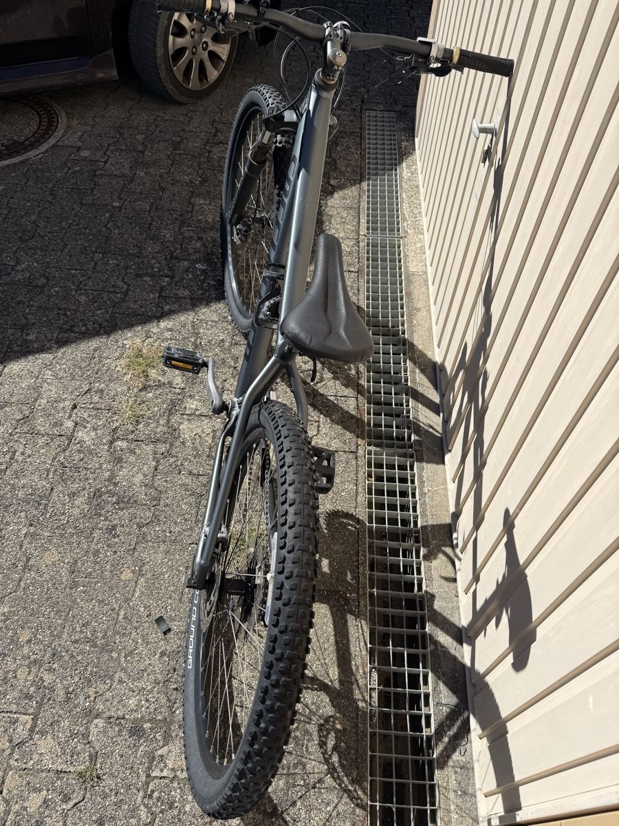 Specialized Biciclette: Specialized Mountainbike – Usato da Lauwil venduto da Picolla1 2