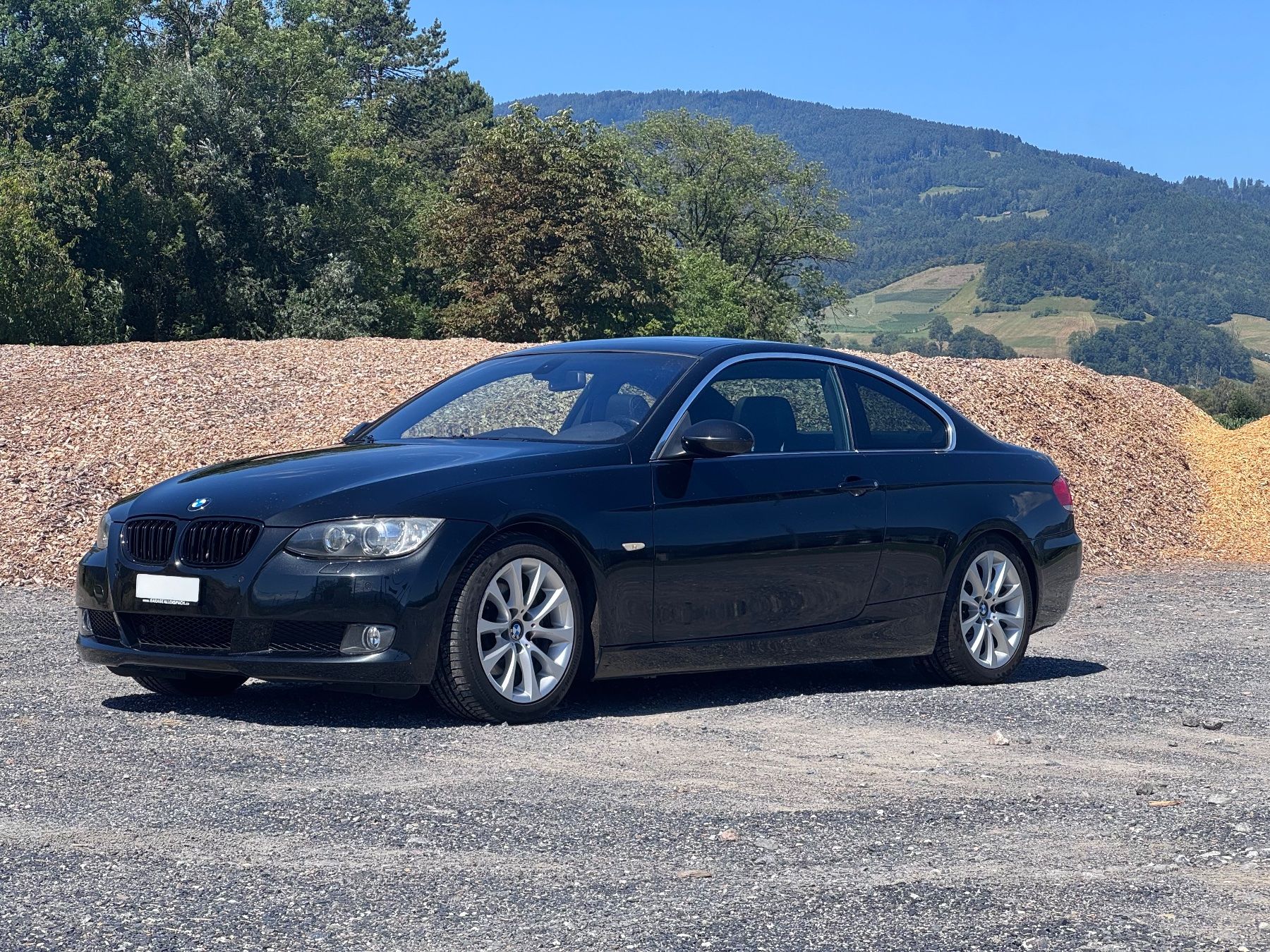 BMW Autos: BMW 325i xDrive Coupé E92 – Gebraucht aus Montlingen von JJ.D