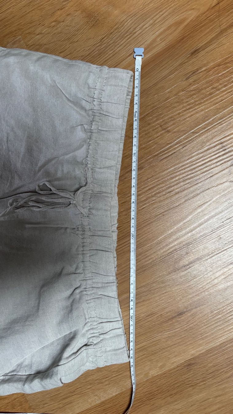 Pantalons: Leinenhosen beige – D'occasion à Roggwil BE par R.. 4