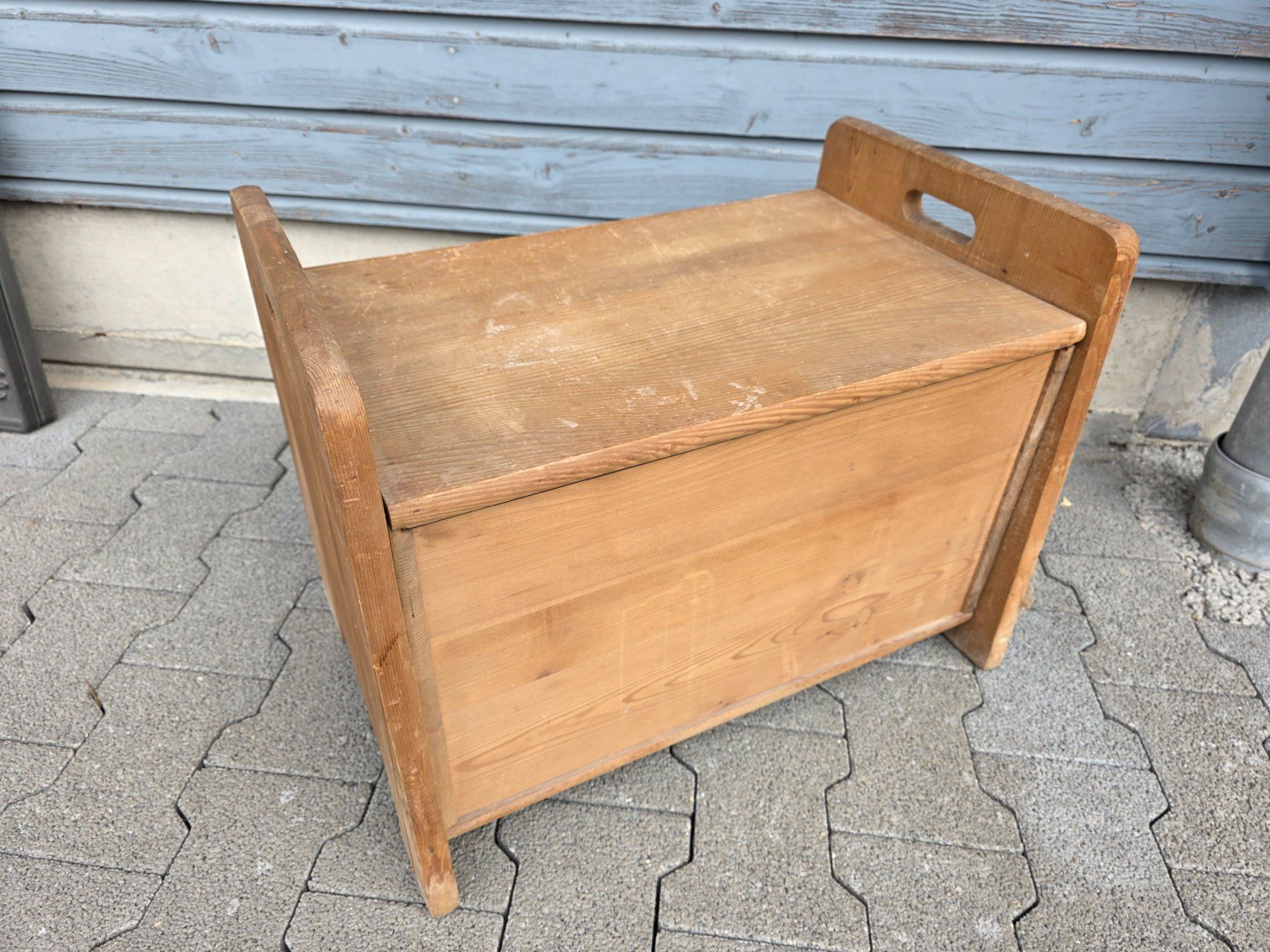 Sgabelli: antiker Holz Schemmel Hocker Stuhl Truhe Kommode – Usato da Walterswil BE venduto da Lonitti 5