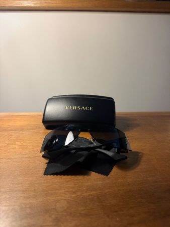 Versace Sonnenbrille Schwarz – Original mit Etui – Wie neu