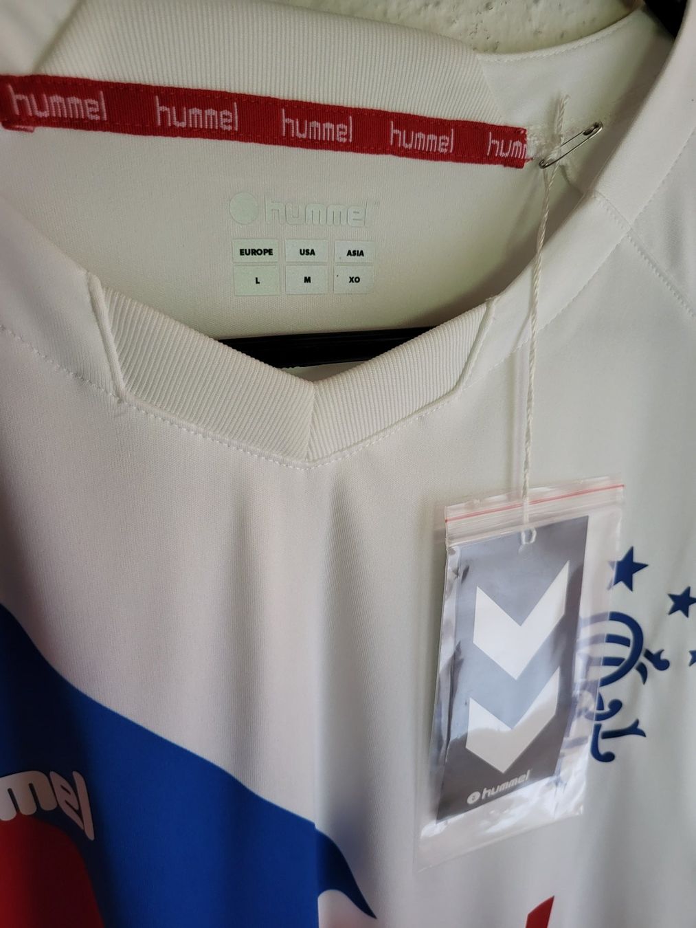 Leibchen & Hosen: Neues Glasgow Rangers Trikot – Neu und originalverpackt aus Ammerswil AG von Treemountain 4