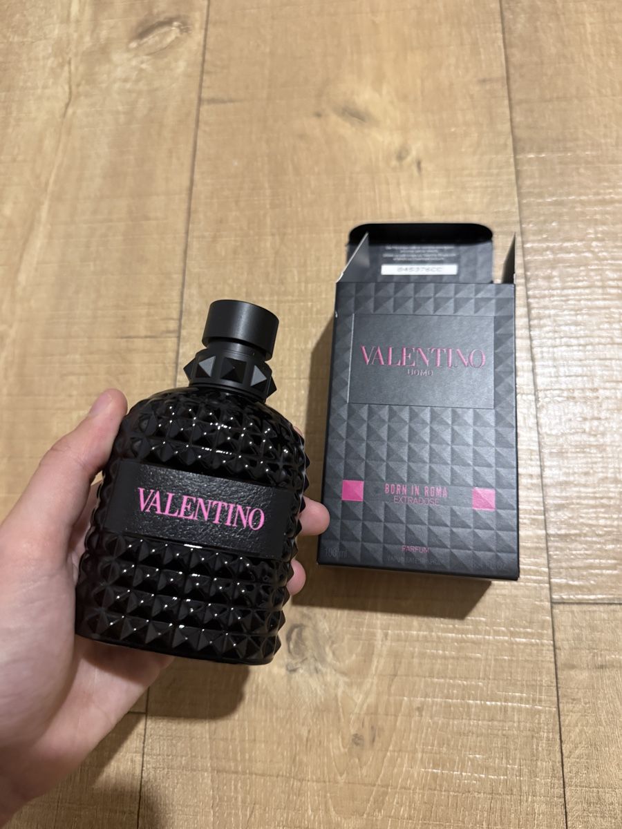 Valentino Parfum & Eau de Toilette: Valentino born in roma EXTRADOSE 100ml – Gebraucht aus Erschwil von don_jf2z