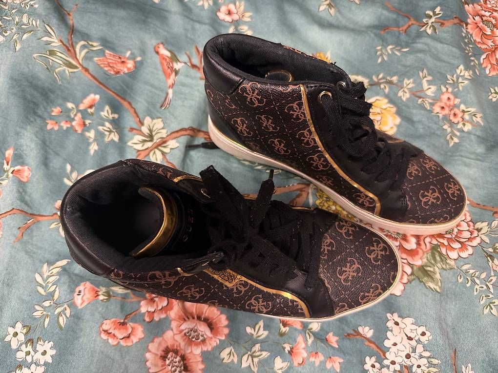 Chaussures femmes: Schue Guess – D'occasion à Köniz par ges_786t 1