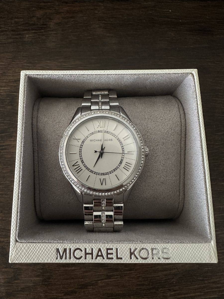 Michael Kors Orologi: Michael Kors Damenuhr in Silber – Usato da Frauenfeld venduto da cel_v5hx