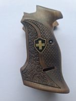 Sportliche Nussbaum Griffschalen für Sig P210 