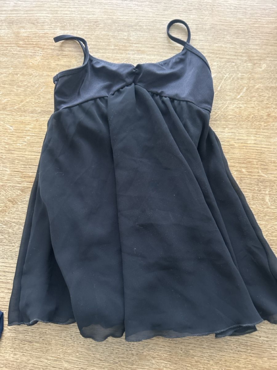 Scarpe, pantaloni & magliette da ginnastica: Kinder Tanzdresslein – Usato da Wichtrach venduto da henzmann1