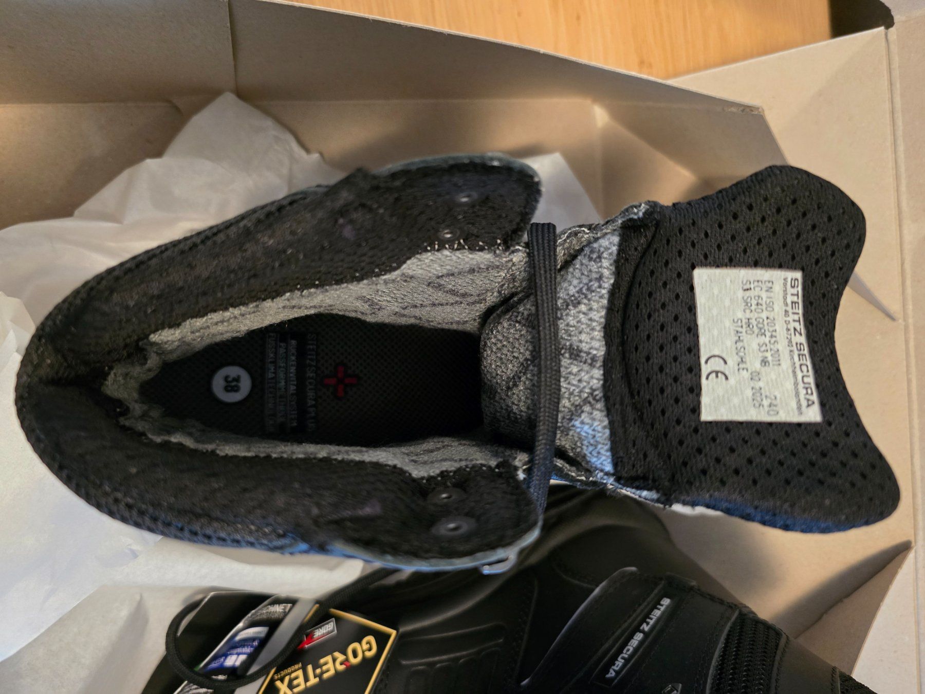 Scarpe da uomo: Chaussures de sécurité NEUVES – Nuovo (secondo la descrizione) da Düdingen venduto da Ayatola 2