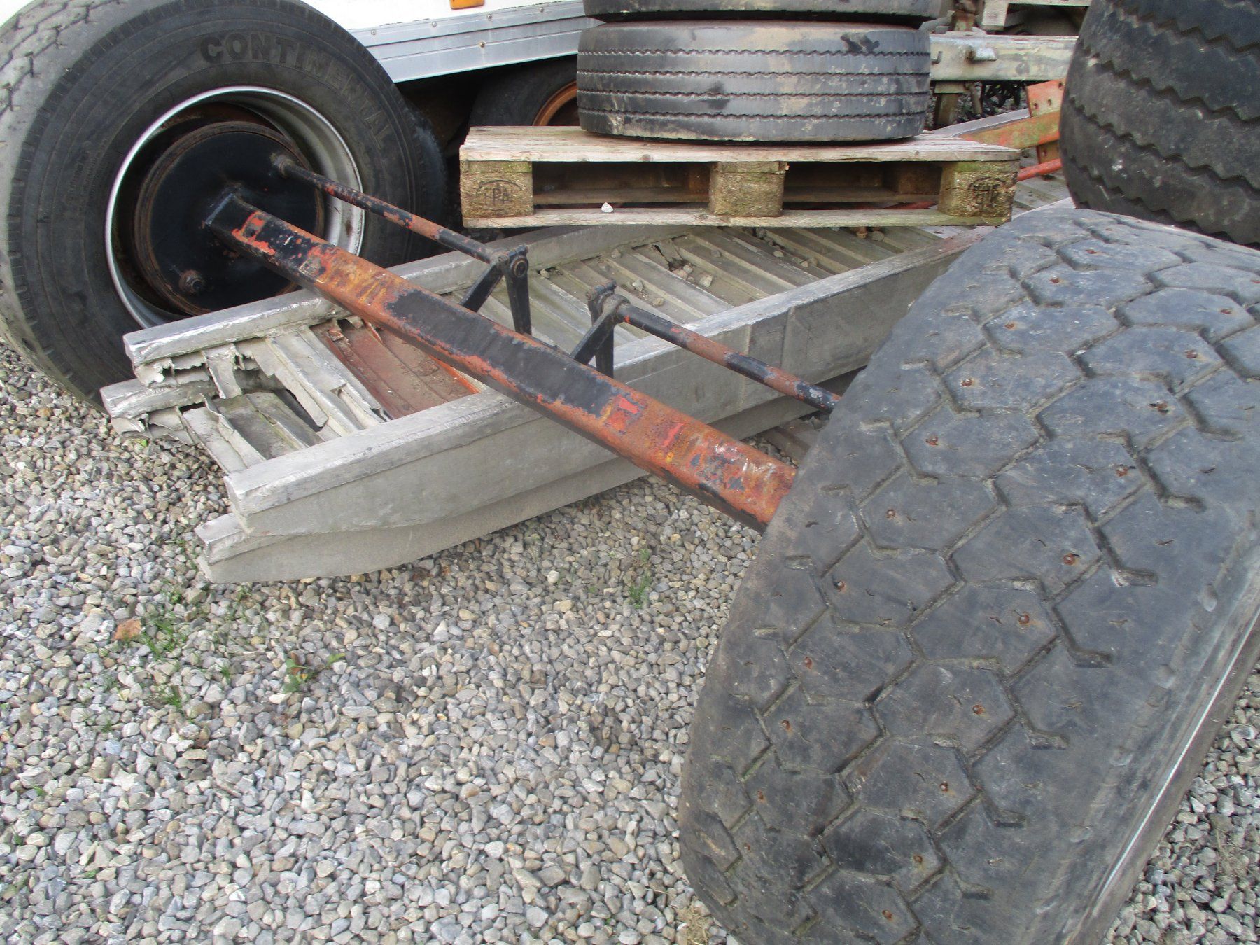 Tutti i ricambio: Achse ADR 9000kg 385/55R22.5 – Usato da Gränichen venduto da Chregu1070