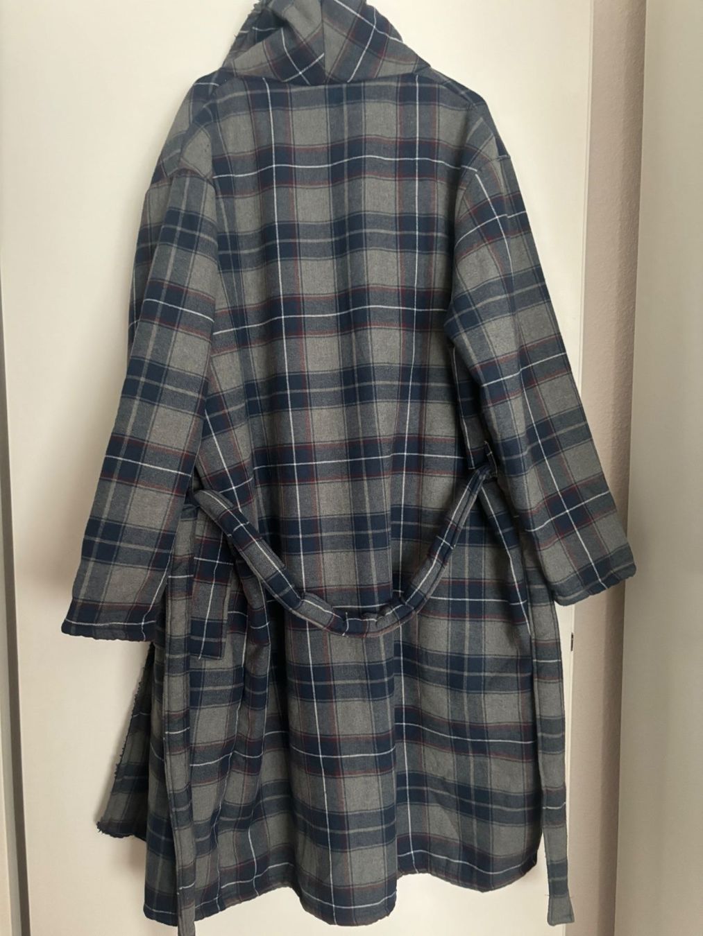 Mäntel: Hausmantel  warm Gr. XL – Gebraucht aus Wallisellen von ASZT 7