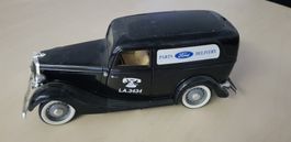 Modell 1/18 SOLIDO   FORD V8 Parts Delivery Service