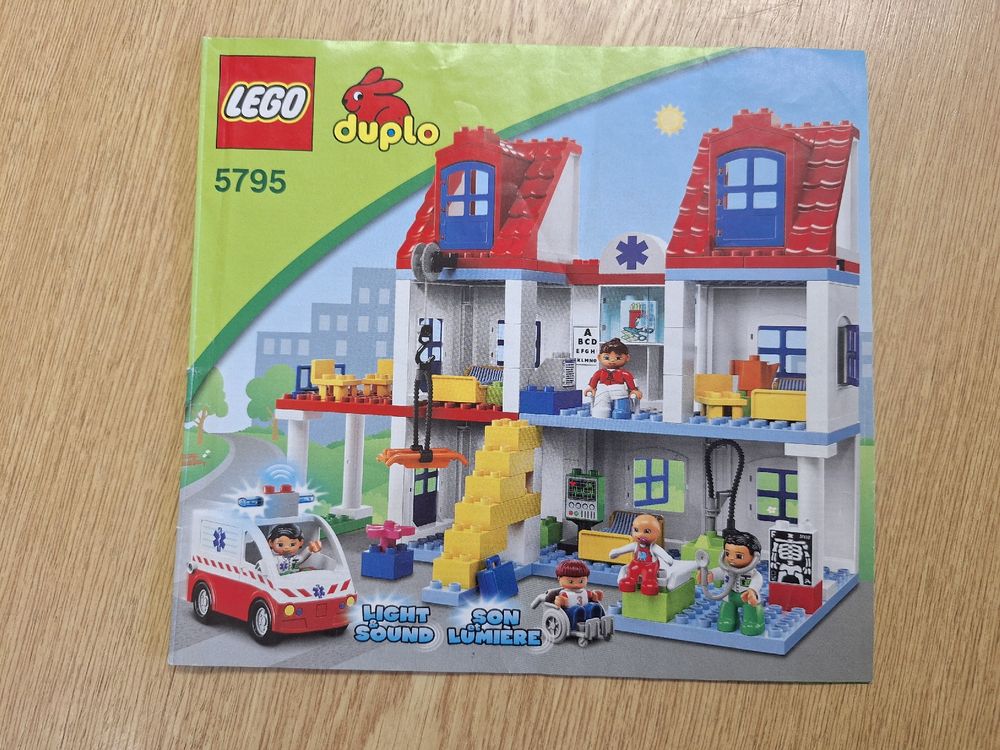 Lego Duplo 5795 Krankenhaus, komplett (Gebraucht) in Wilen b. Wollerau ...