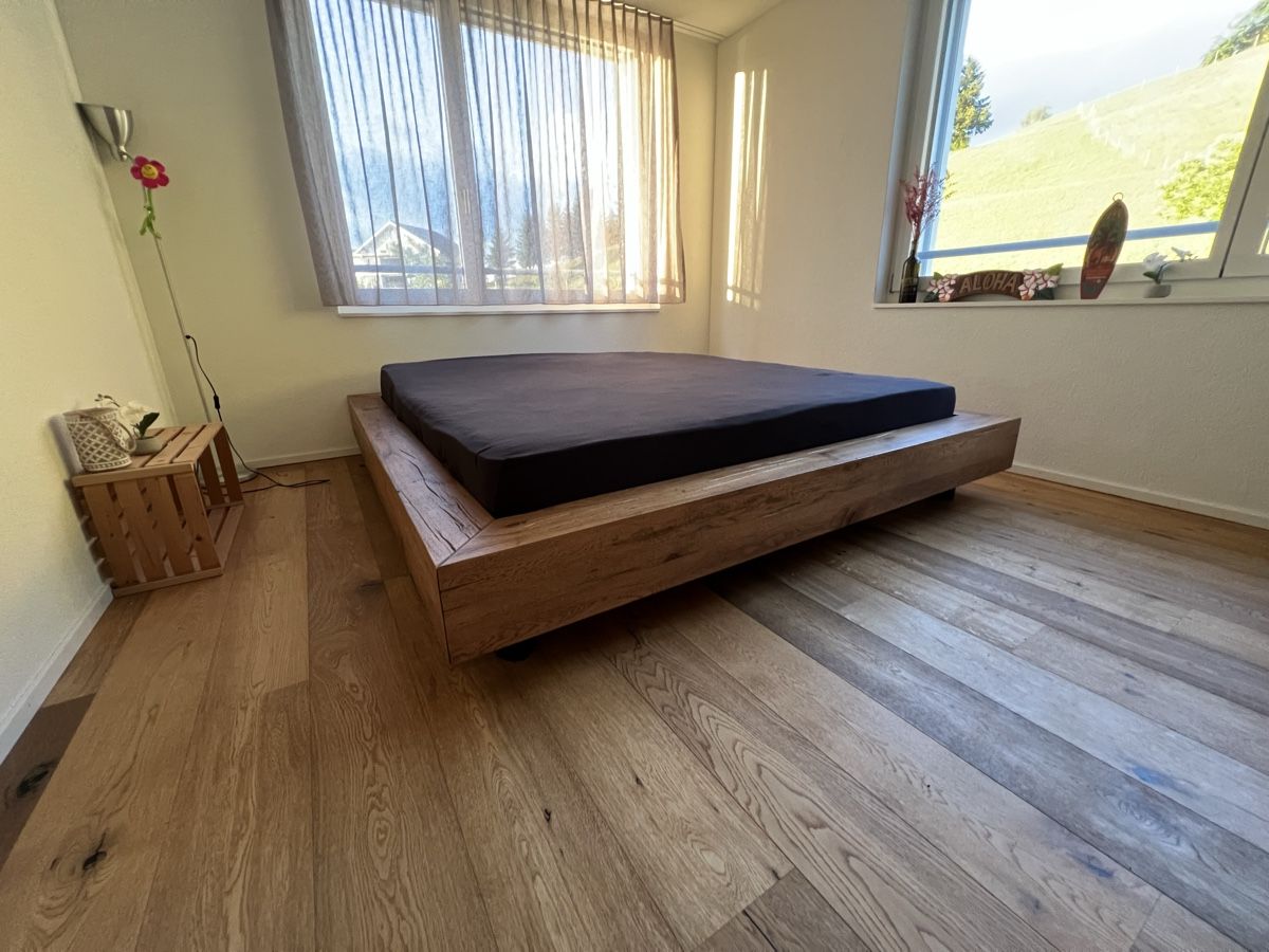 Letti: Balkenbett Holzbett 180x200 – Usato da Küssnacht am Rigi venduto da Bluecorrado88 1