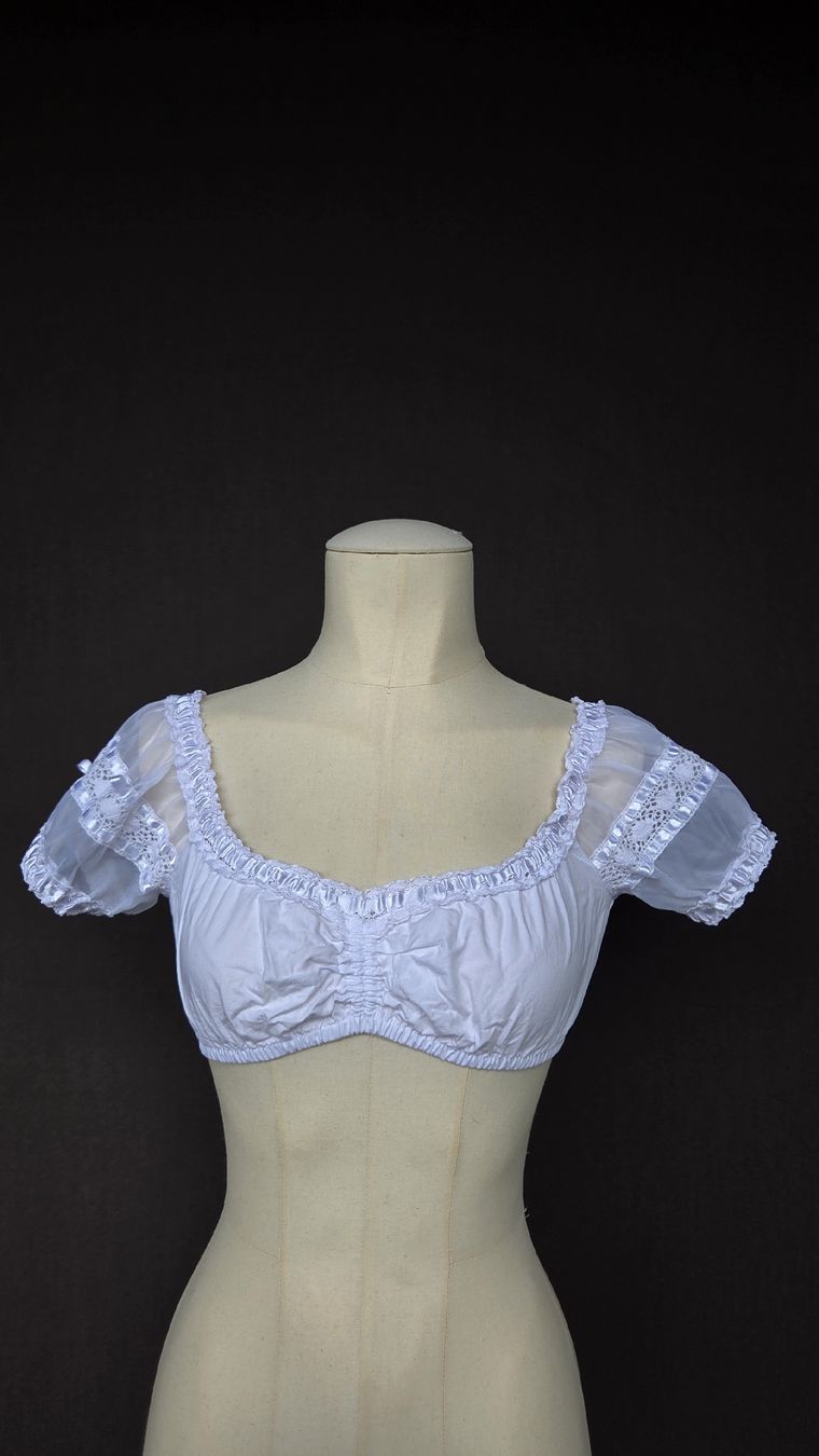 Krüger Blusen: Dirndlbluse von Krüger in 32 mit Spitzendetail – Neu (gemäss Beschreibung) aus Kreuzlingen von MeinKleinesAtelier