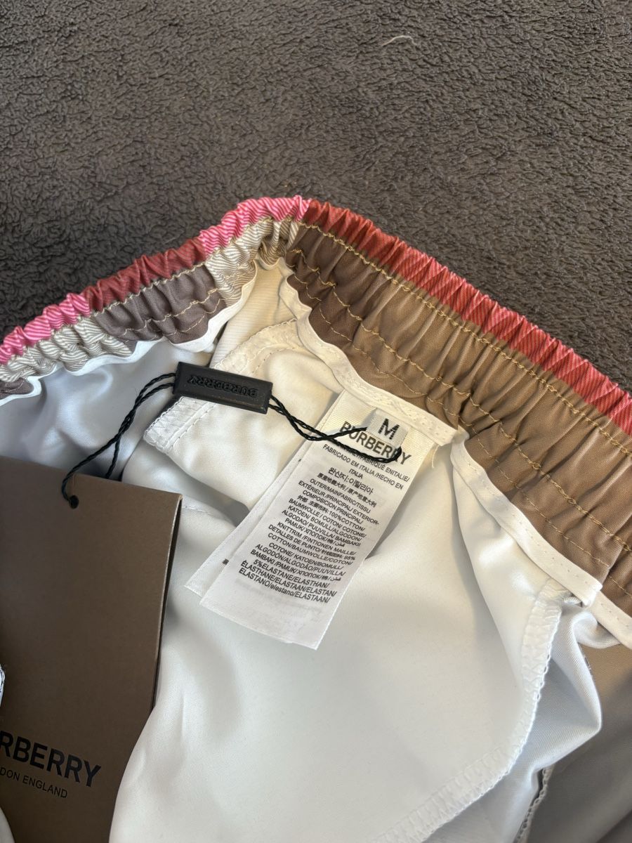 Burberry Hosen: Burberry Short – Neu (gemäss Beschreibung) aus Oftringen von ste_k7xh 4