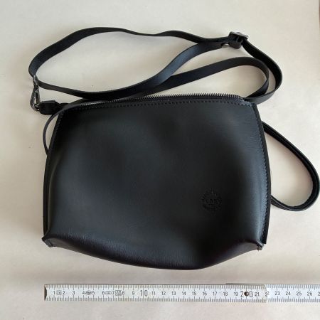 L&E London Poppy L - Crossbody Tasche schwarz