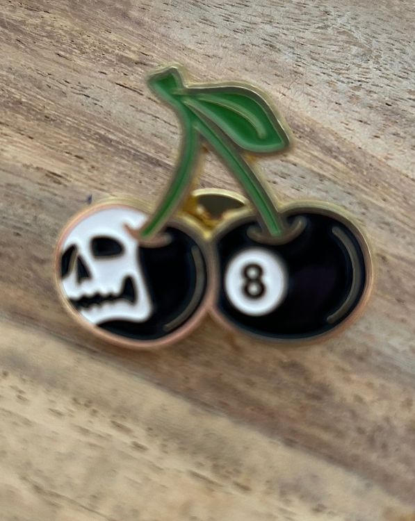 Pin Kirschen Gothic Billard 8 | Kaufen auf Ricardo