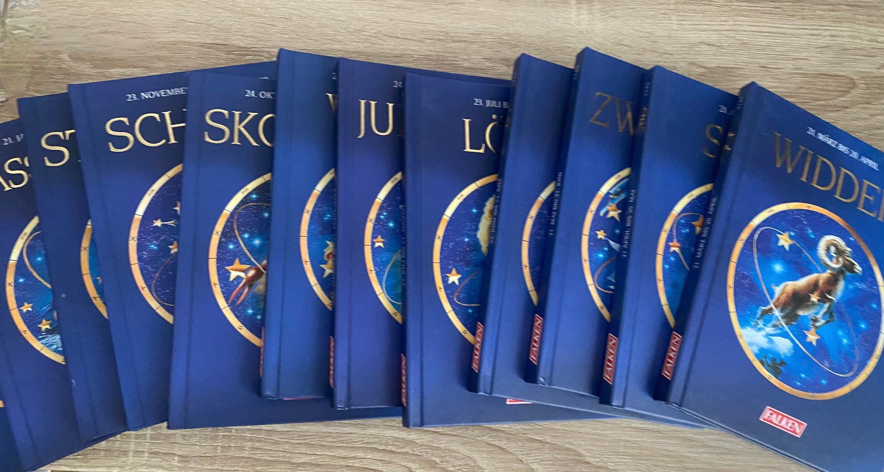 Libri: Sternzeichen-Bücher – Usato da Frauenkappelen venduto da HDPerle