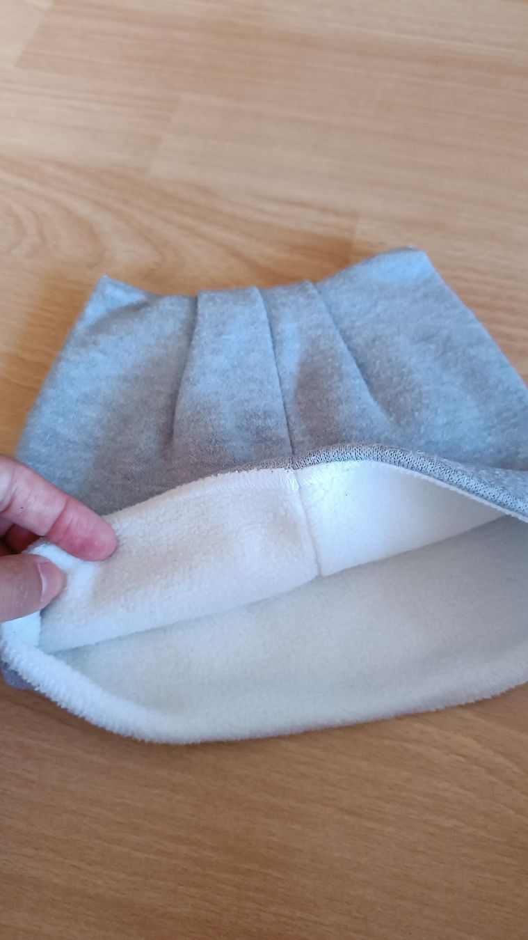 Altro abbigliamento per bambina: Mädchen Mütze/ 2-4 Jahr – Usato da Flims Dorf venduto da ali_8n8q 1