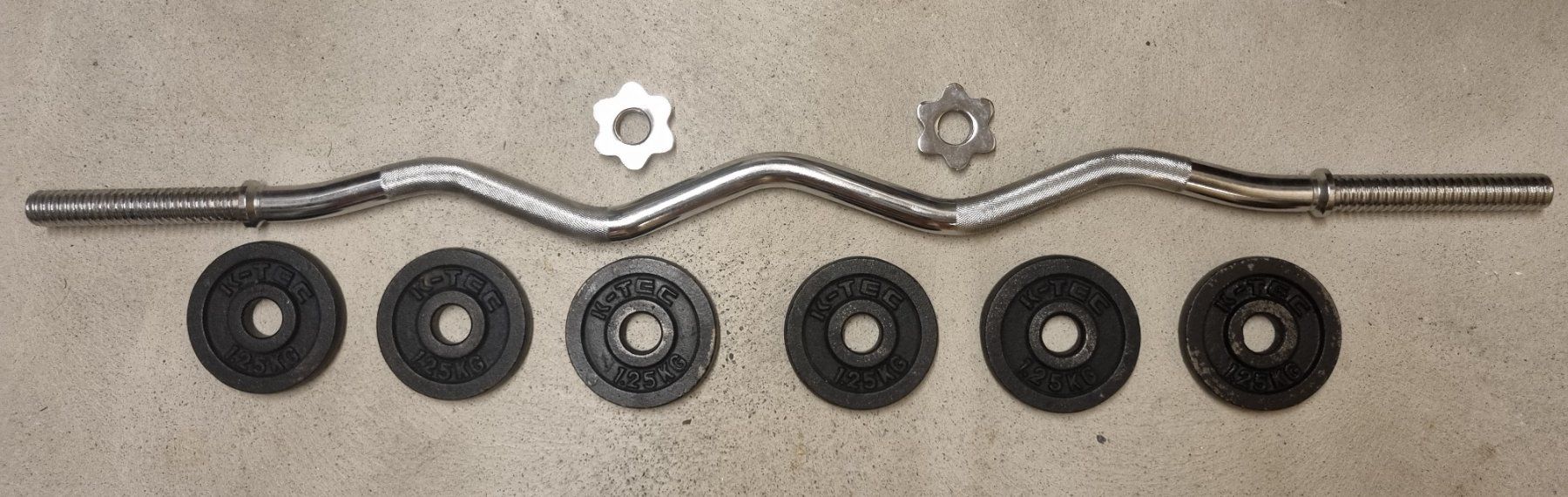 Poids & Haltères: Hantelstange Curl + Gewichte 6 St. K-Tec – D'occasion à Ormalingen par Funtoys