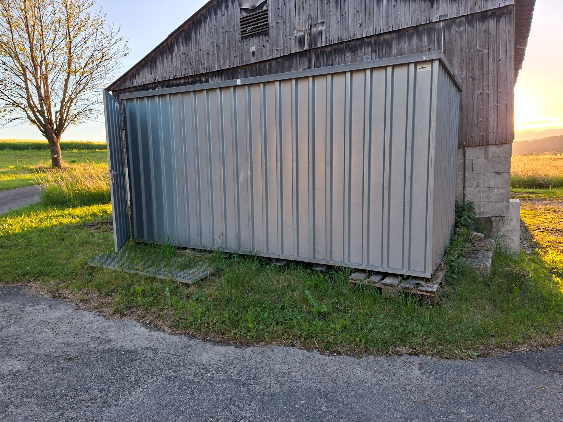 Conteneurs de construction: Lagercontainer Materialcontainer 4 Meter lang 2 Meter breit – D'occasion à Schnottwil par Handwerk64 1