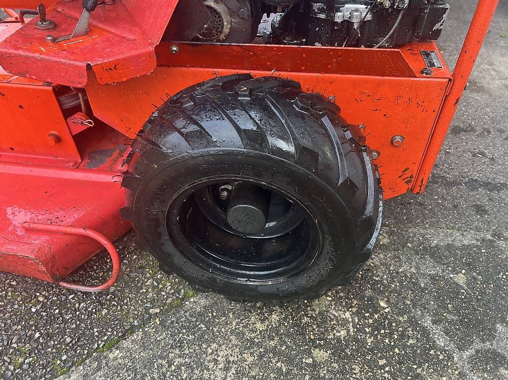 Rasenmäher: Tracteur tondeuse pour pente – Defekt aus Le Landeron von Mozzinours 2