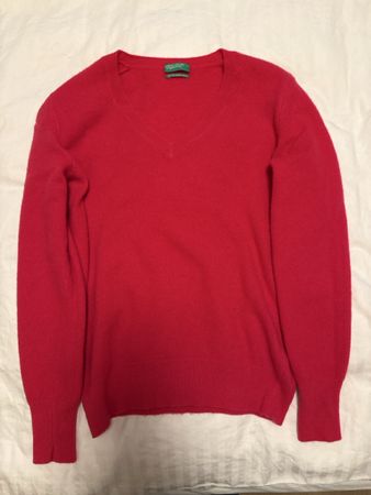 Pull Benetton col en V rouge taille S occasion