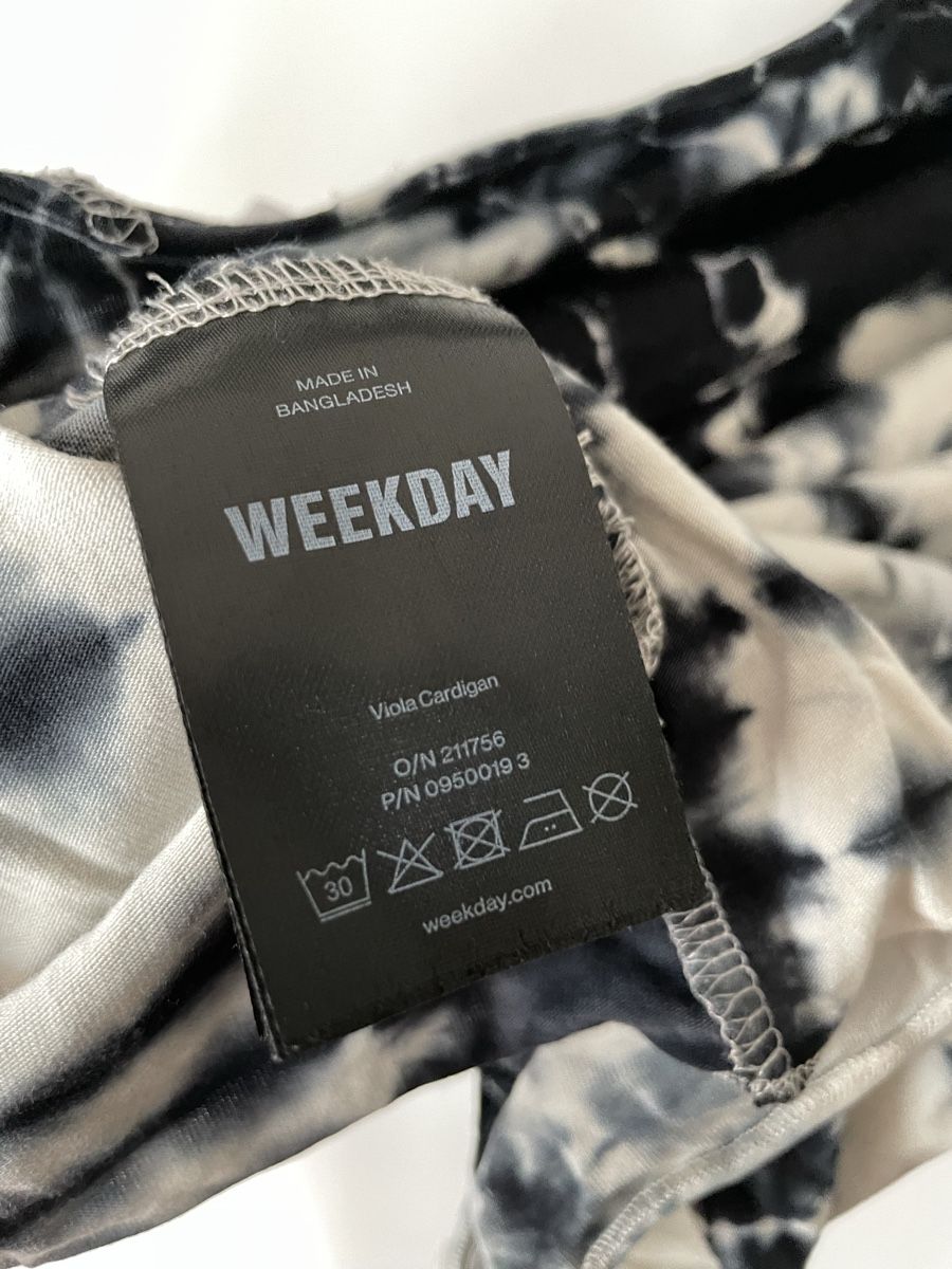 Weekday Maglioni & Felpe: Y2K Cardigan, cropped, Weekday – Usato da Zofingen venduto da silbosja 4